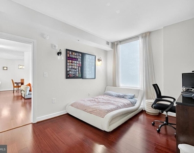 6820 Wisconsin Avenue - Photo Thumbnail 11