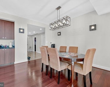 6820 Wisconsin Avenue - Photo Thumbnail 5