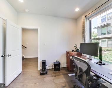 5004 Oakmoore Drive - Photo Thumbnail 8