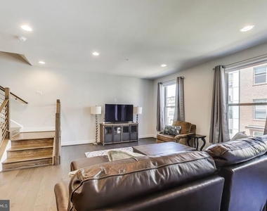 5004 Oakmoore Drive - Photo Thumbnail 11