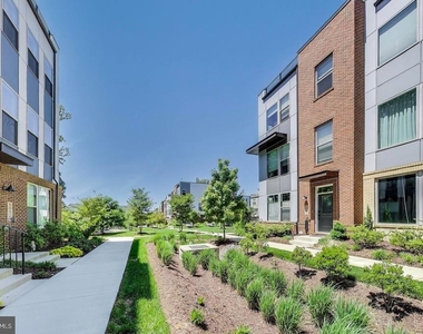 5004 Oakmoore Drive - Photo Thumbnail 39