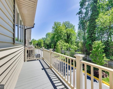 5004 Oakmoore Drive - Photo Thumbnail 18