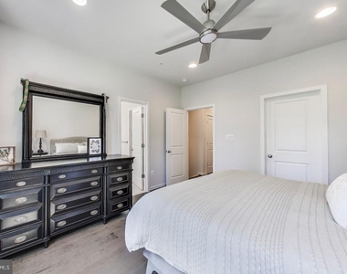 5004 Oakmoore Drive - Photo Thumbnail 23