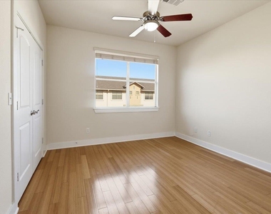 13420 Lyndhurst St - Photo Thumbnail 18