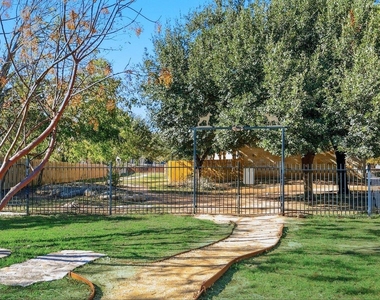 13420 Lyndhurst St - Photo Thumbnail 25