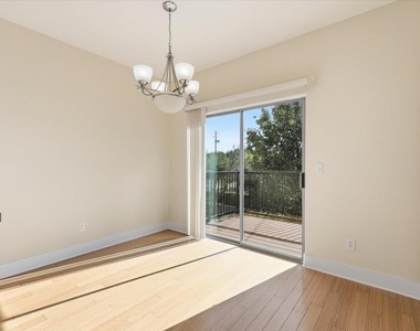 13420 Lyndhurst St - Photo Thumbnail 10
