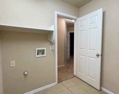 376 Spruce Dr - Photo Thumbnail 19