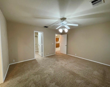376 Spruce Dr - Photo Thumbnail 6