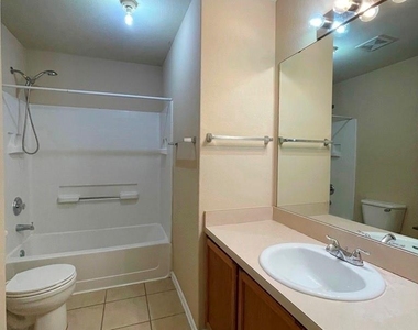 376 Spruce Dr - Photo Thumbnail 15