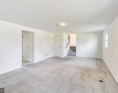 1208 Pinewood Drive - Photo Thumbnail 28