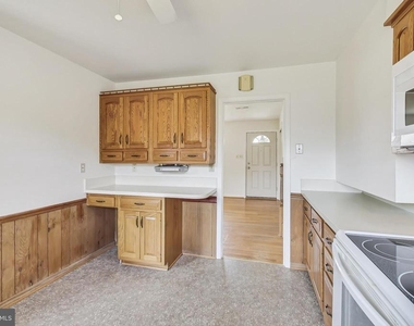 1208 Pinewood Drive - Photo Thumbnail 3
