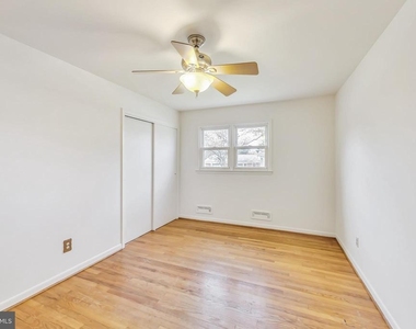1208 Pinewood Drive - Photo Thumbnail 17