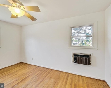 1208 Pinewood Drive - Photo Thumbnail 16