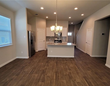 6406 Kildare Dr - Photo Thumbnail 6