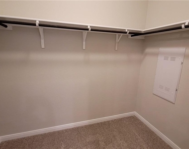 6406 Kildare Dr - Photo Thumbnail 13