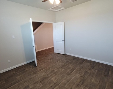 6406 Kildare Dr - Photo Thumbnail 2