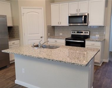 6406 Kildare Dr - Photo Thumbnail 5