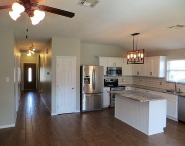 918 W South St - Photo Thumbnail 6