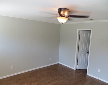 918 W South St - Photo Thumbnail 3