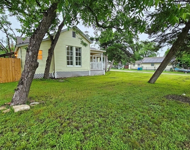 401 Shaw St - Photo Thumbnail 8