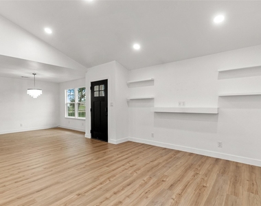 409 Avenue R - Photo Thumbnail 7