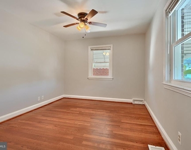 530 47th Street - Photo Thumbnail 18