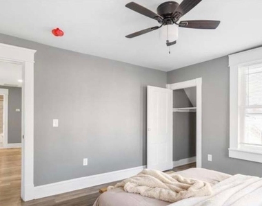 400 S Augusta Avenue - Photo Thumbnail 9