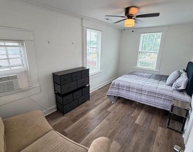 400 S Augusta Avenue - Photo Thumbnail 13