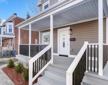 400 S Augusta Avenue - Photo Thumbnail 2