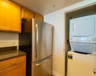 414 Water Street - Photo Thumbnail 4