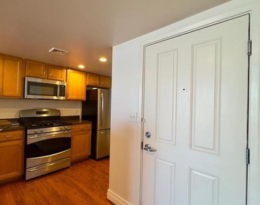 414 Water Street - Photo Thumbnail 2