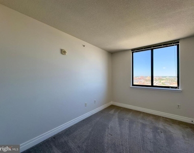 414 Water Street - Photo Thumbnail 11