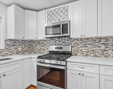 4900 Eastdale Dr - Photo Thumbnail 10