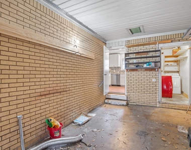 4900 Eastdale Dr - Photo Thumbnail 25