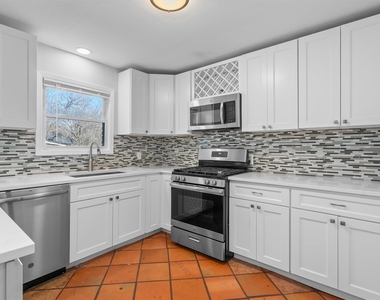 4900 Eastdale Dr - Photo Thumbnail 9