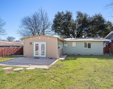4900 Eastdale Dr - Photo Thumbnail 30