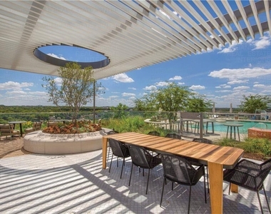 44 East Ave - Photo Thumbnail 21