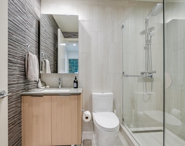44 East Ave - Photo Thumbnail 12