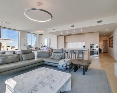 44 East Ave - Photo Thumbnail 1