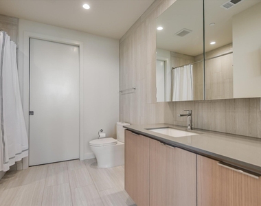 44 East Ave - Photo Thumbnail 14