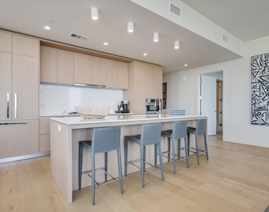 44 East Ave - Photo Thumbnail 6