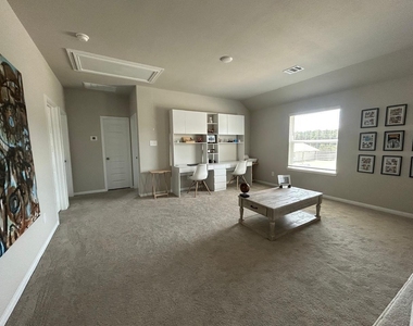 2547 Steelhead Dr - Photo Thumbnail 10