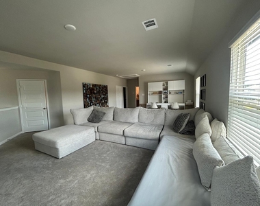 2547 Steelhead Dr - Photo Thumbnail 9