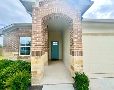 413 Abbey Ln - Photo Thumbnail 1