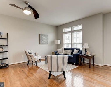 1739 Theale Way - Photo Thumbnail 3