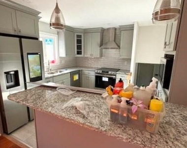 260 Marion Drive - Photo Thumbnail 7