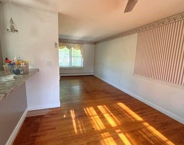 260 Marion Drive - Photo Thumbnail 8