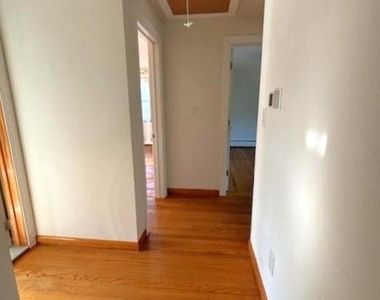 260 Marion Drive - Photo Thumbnail 6