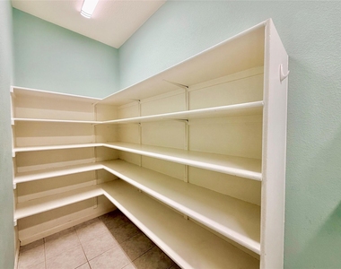 111 N Field St - Photo Thumbnail 4