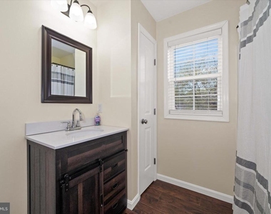 5 Hillside Avenue - Photo Thumbnail 25